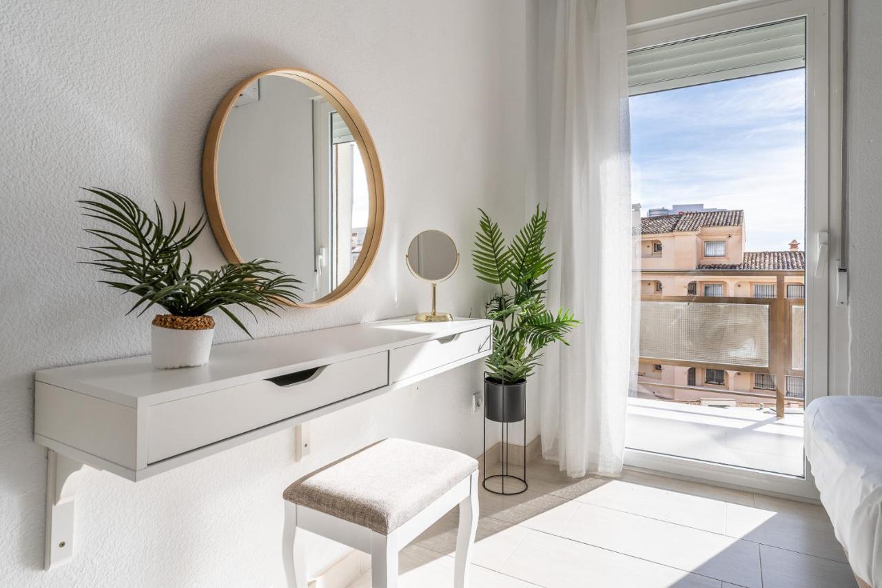 Sea View 2 Bedroom Apartment 2 Min Away From The Beach Torremolinos Eksteriør bilde