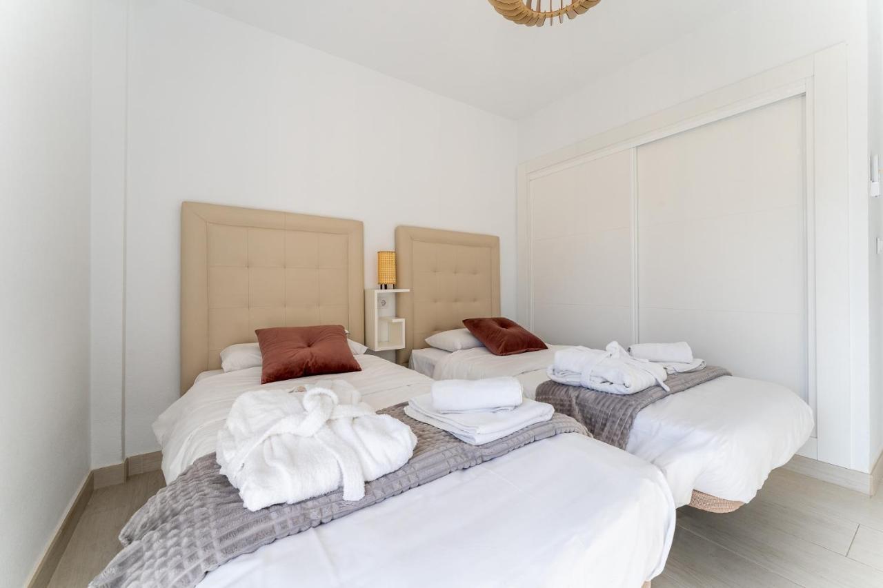 Sea View 2 Bedroom Apartment 2 Min Away From The Beach Torremolinos Eksteriør bilde